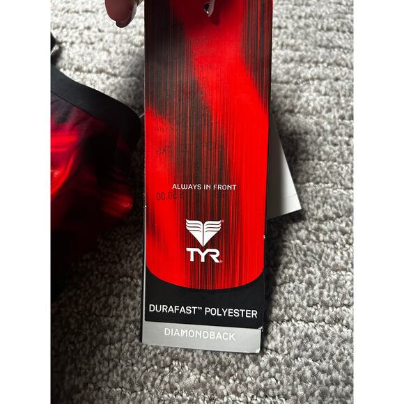 TYR Women’s XXS / Girls 11/12 Red Black Diamondback Training Competition 1 Piece - Picture 4 of 9